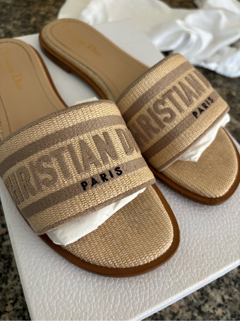 Dior Tan/Neutral Slide - Picture 1 of 8